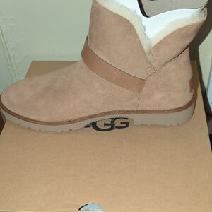 UGG Women's Tan Winter Boots